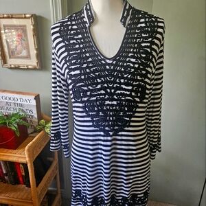 Cristina embroidered top, perfect for leggings.